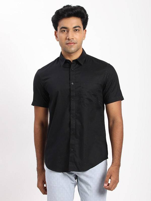Men Solid Half Sleeve Cotton Shirt