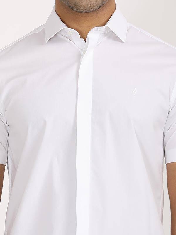 Men Solid Half Sleeve Cotton Shirt