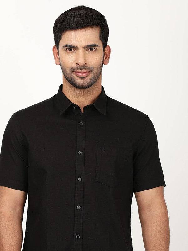 Men Solid Half Sleeve Cotton Shirt