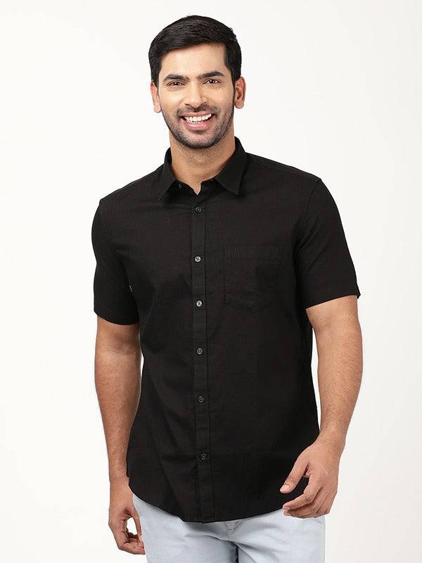 Men Solid Half Sleeve Cotton Shirt
