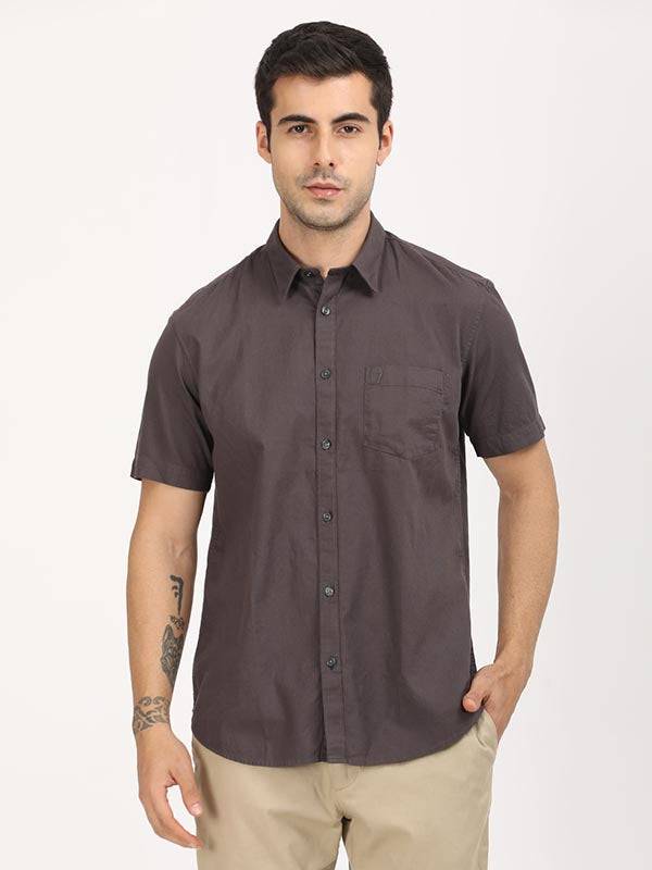 Men Solid Half Sleeve Cotton Shirt