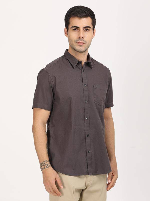 Men Solid Half Sleeve Cotton Shirt