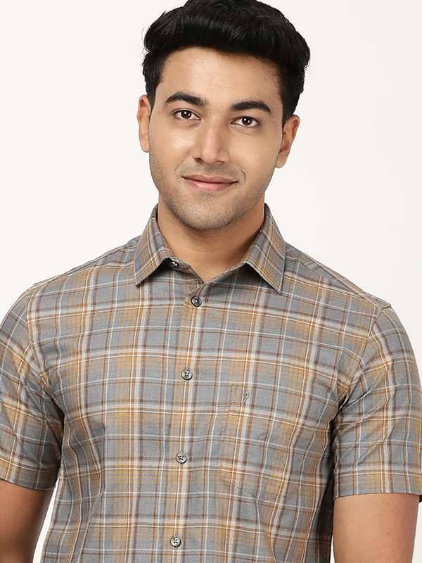 Men Checked Half Sleeve Cotton Shirt