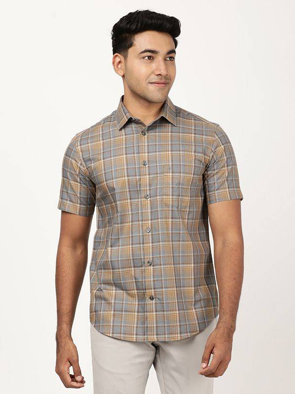 Men Checked Half Sleeve Cotton Shirt