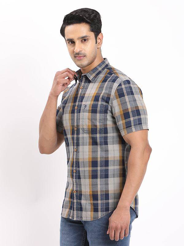 Men Checked Half Sleeve Cotton Shirt