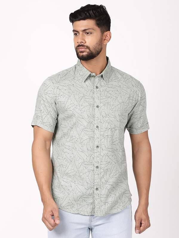 Men Printed Half Sleeve Cotton Shirt