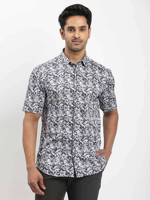 Men Printed Half Sleeve Cotton Shirt