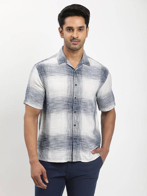 Men Checked Half Sleeve Cotton Blend Shirt