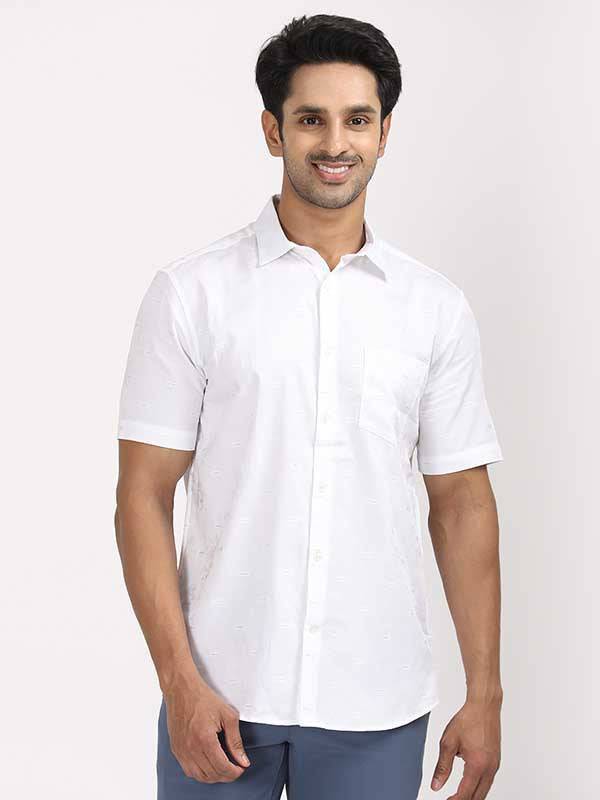 Men Printed Half Sleeve Cotton Shirt