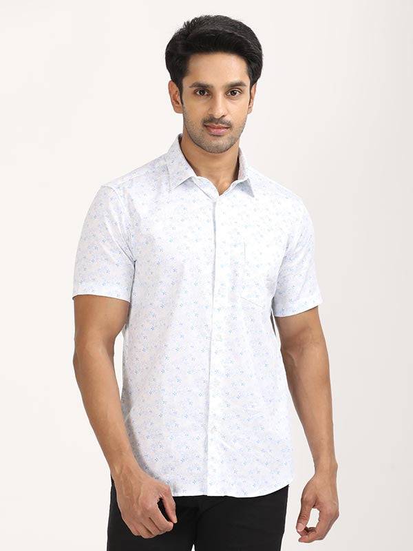 Men Printed Half Sleeve Cotton Stretch Shirt