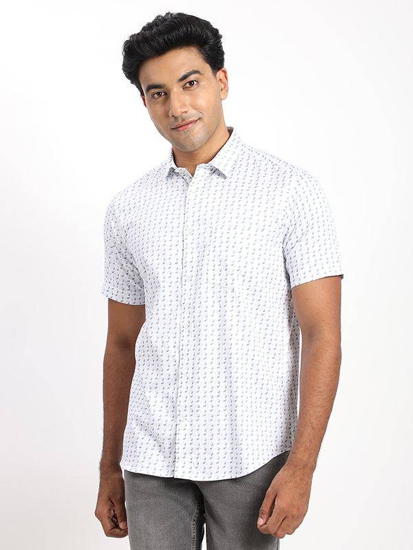 Men Printed Half Sleeve Cotton Shirt