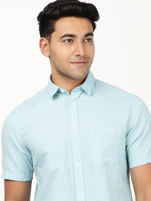 Men Solid Half Sleeve Cotton Blend Shirt