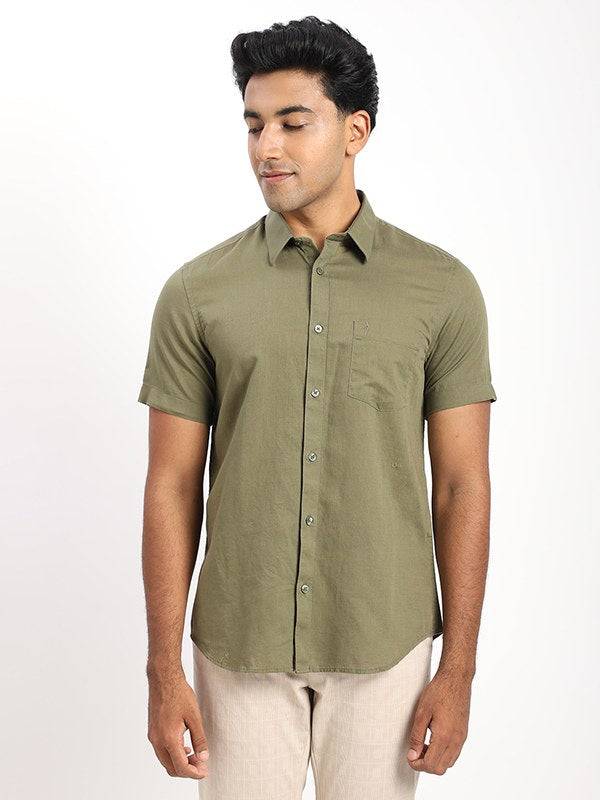 Men Solid Half Sleeve Cotton Blend Shirt
