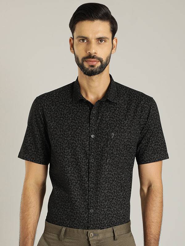 Men Printed Half Sleeve Cotton Shirt