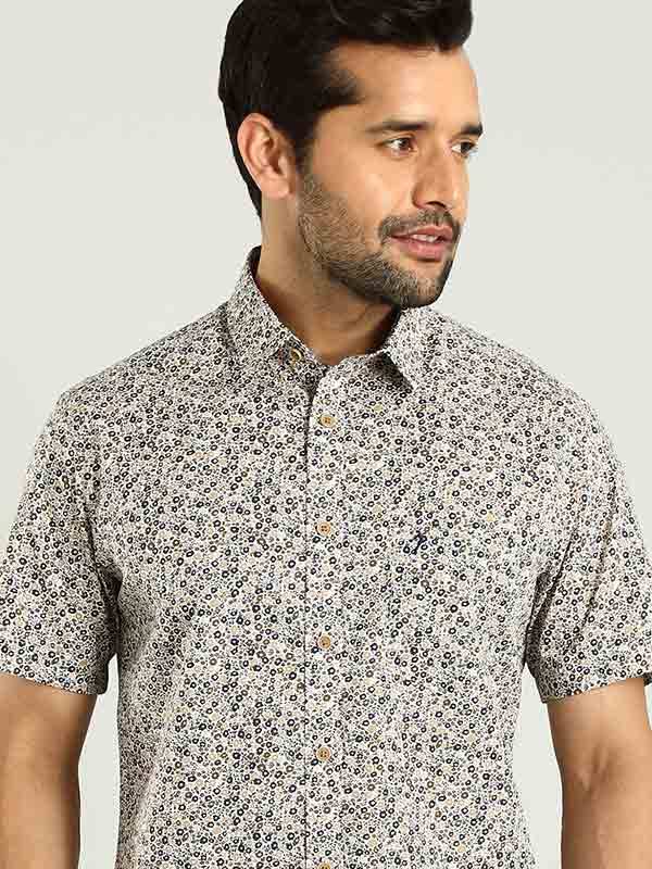 Men Printed Half Sleeve Cotton Shirt