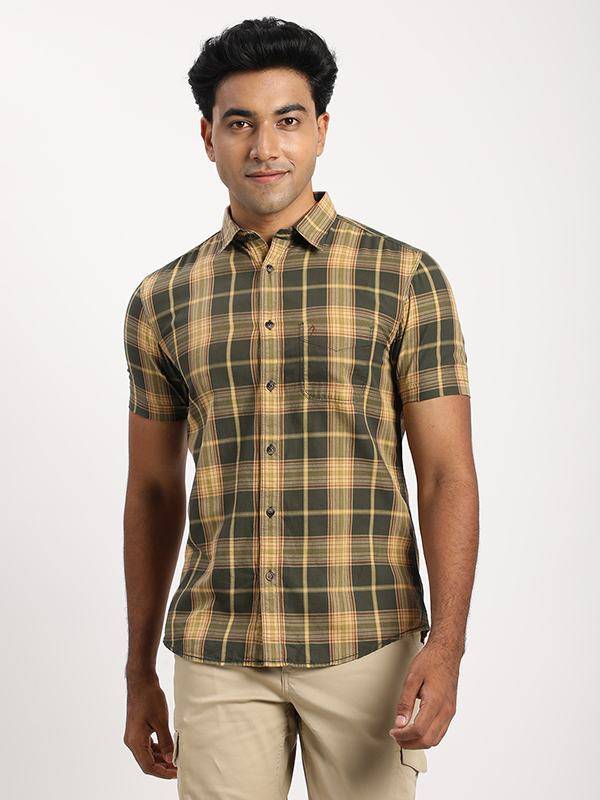 Men Checked Half Sleeve Cotton Shirt