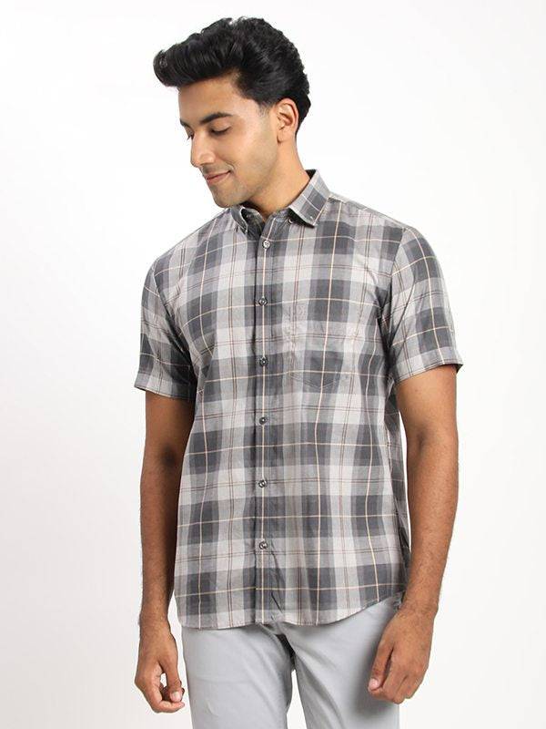 Men Checked Half Sleeve Cotton Shirt