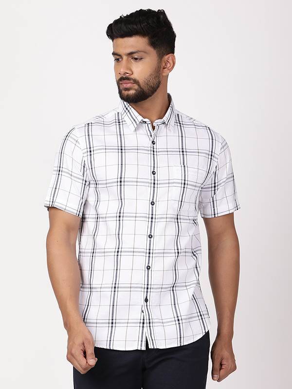 Men Checked Half Sleeve Cotton Shirt