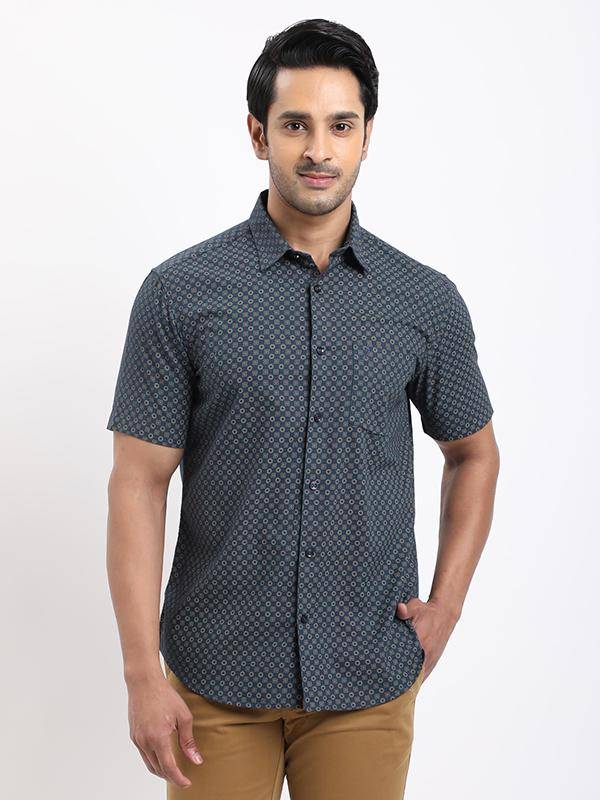 Men Printed Half Sleeve Cotton Shirt