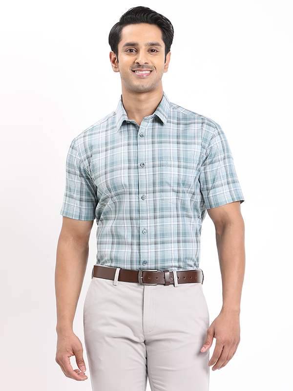 Men Checked Half Sleeve Cotton Shirt