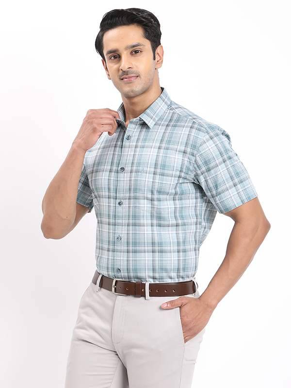 Men Checked Half Sleeve Cotton Shirt