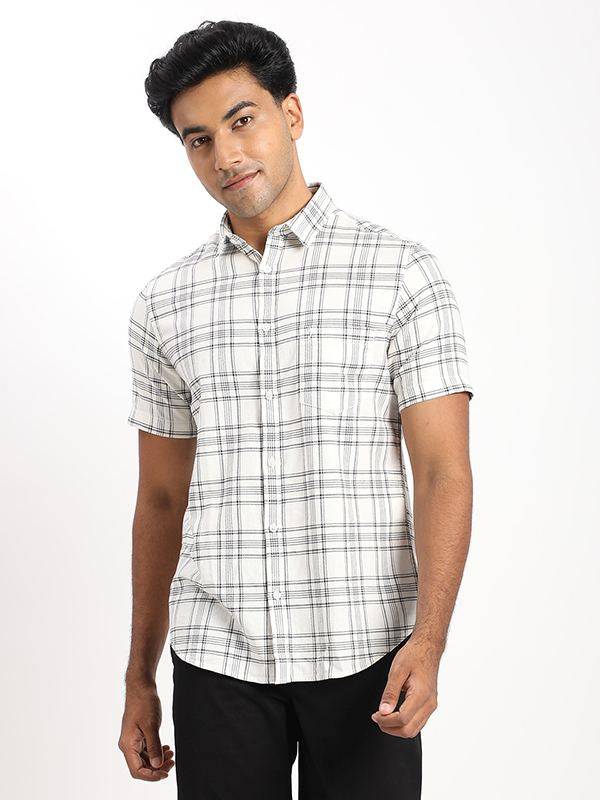 Men Checked Half Sleeve Cotton Shirt