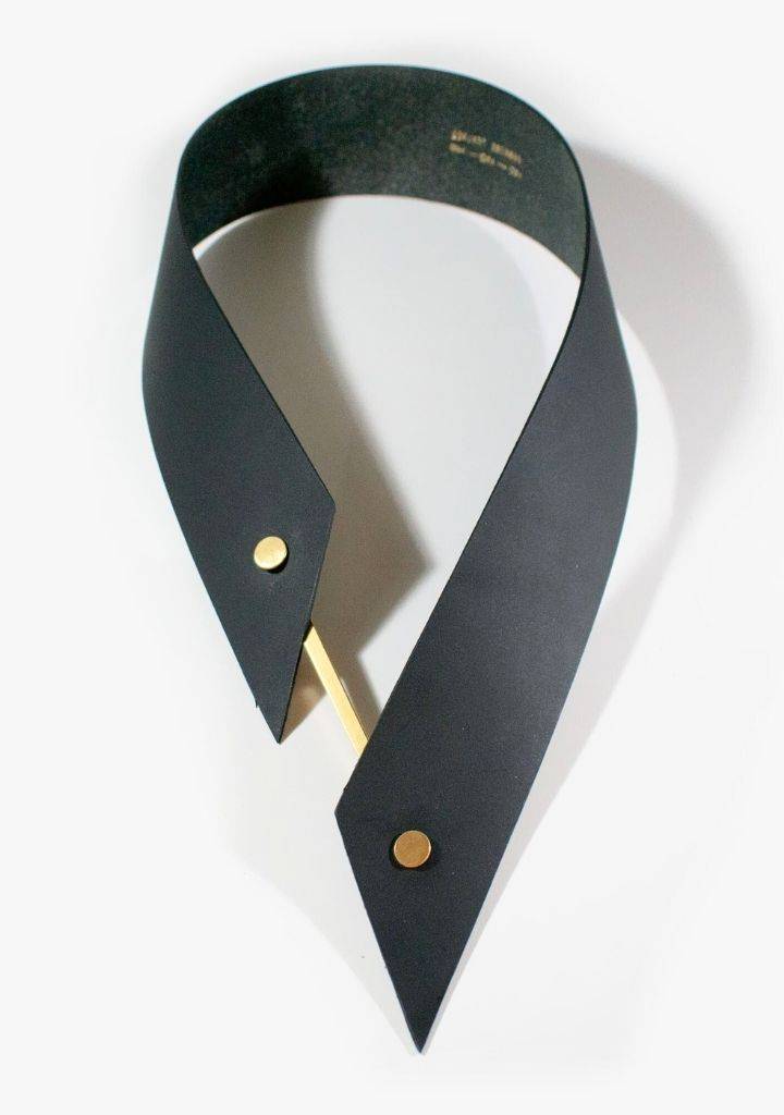 Kane & Abel Neck Collar