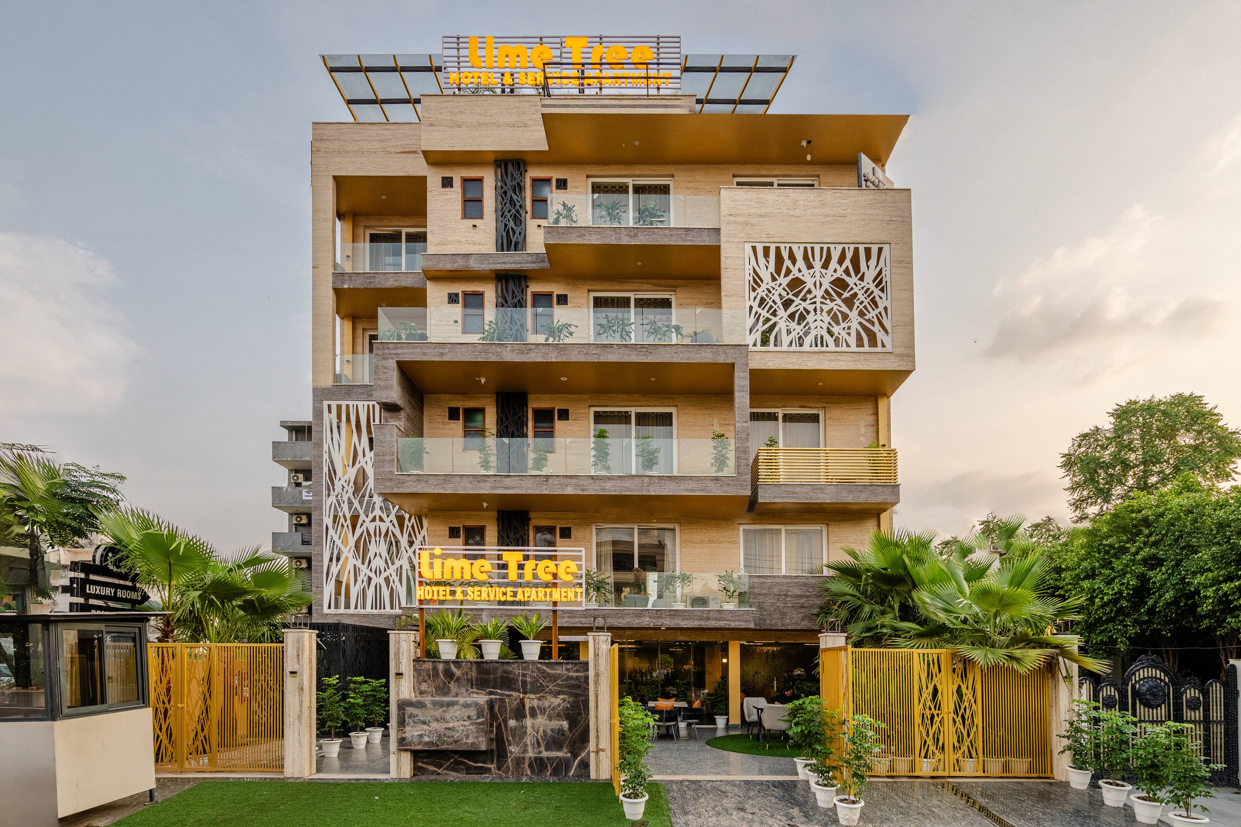 Luxury Hotel near medanta - Lime Tree Hotels