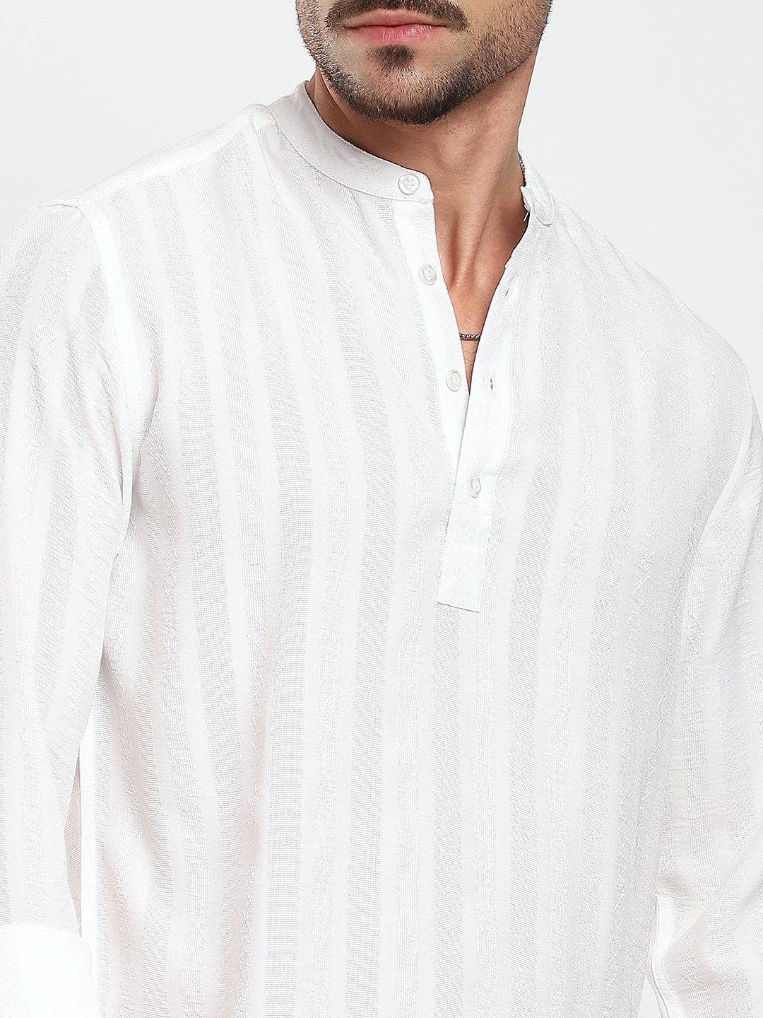 White Minimalist Jacquard Striped Kurta Buy only at ₹759