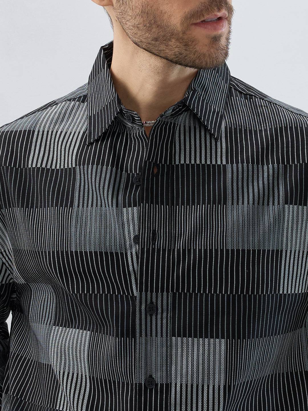 Distinguished Monochrome Maestro Contrast Stripe Boxy Fit Crop Shirt Buy only at ₹799