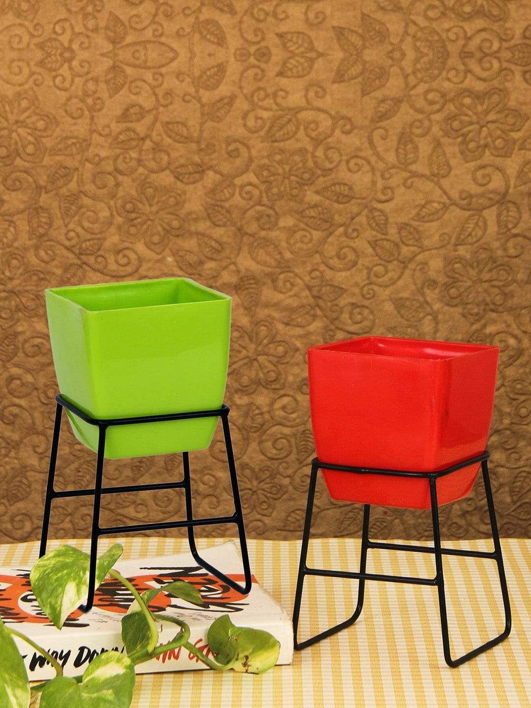 Set Of 2 Solid Plastic Planters With Metal