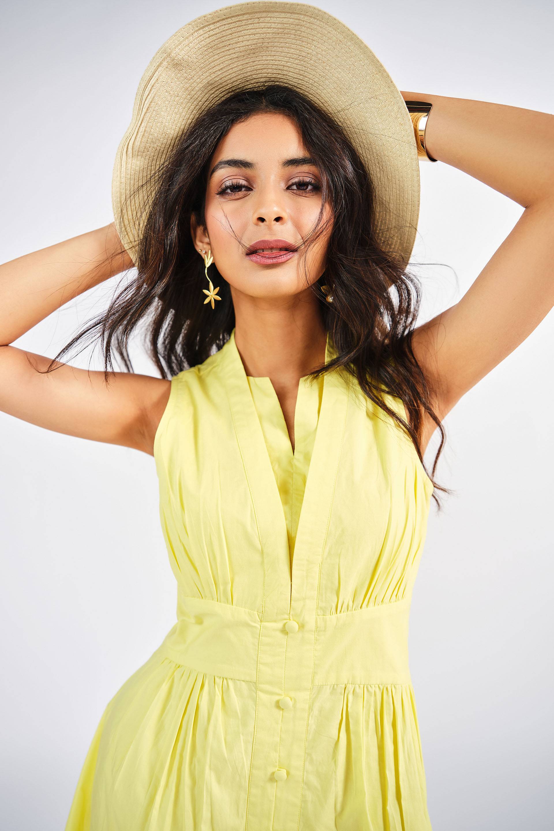 Summer Slush Dress Buy at ₹3990