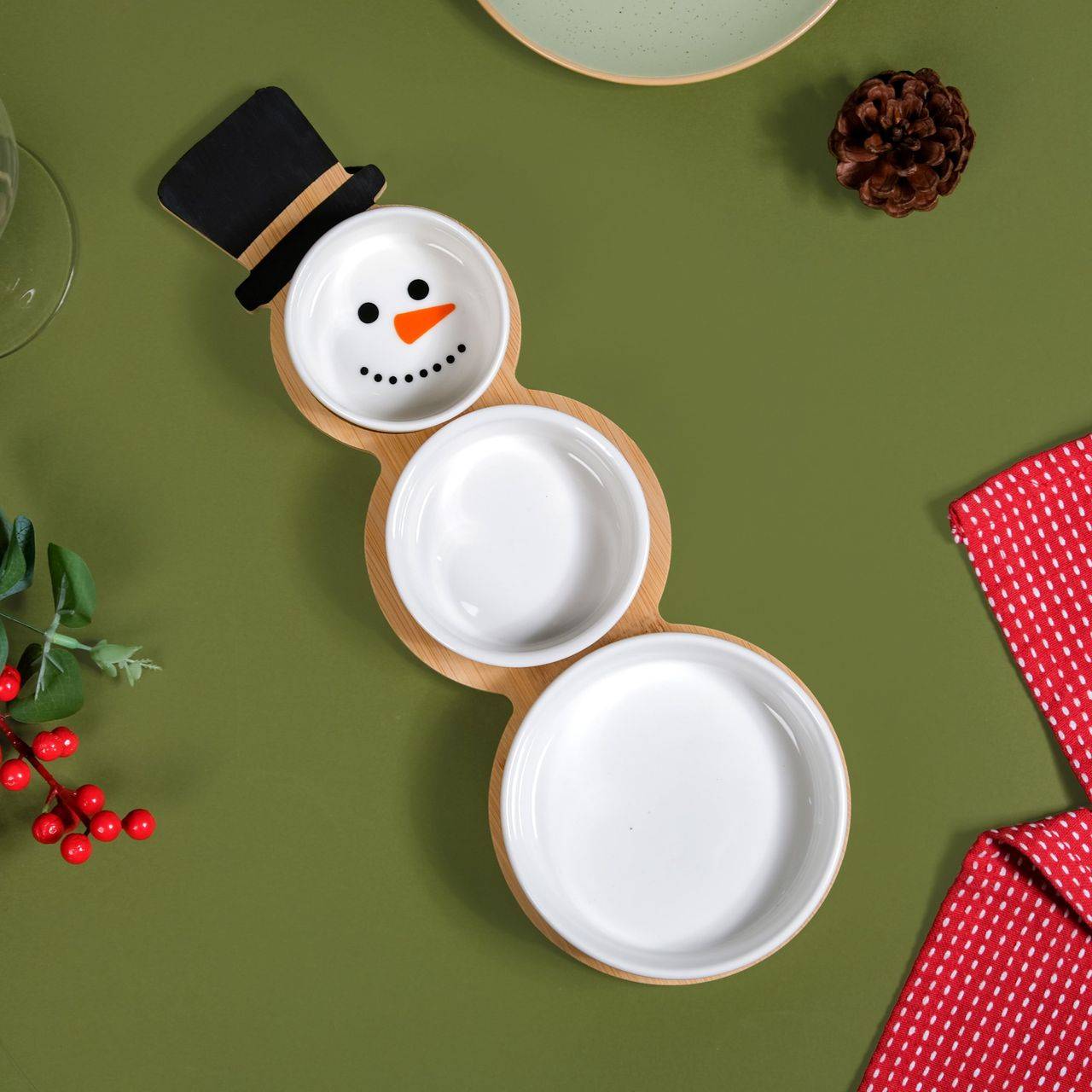 Snowman Platter Set Of 4 buy only at ₹1090