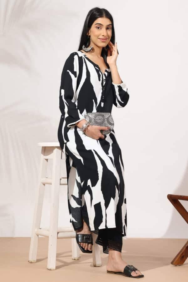Black & White Printed Rayon Kurti with 3/4th Sleeves