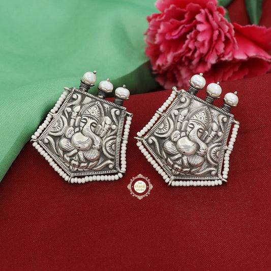 Utsav Pearl Ganesh Stud