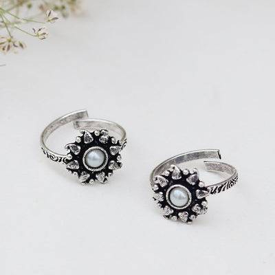 Teejh Miraya White Stone Silver Oxidised Toe Rings