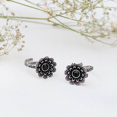 Teejh Tishya Black Stone Silver Oxidised Toe Rings