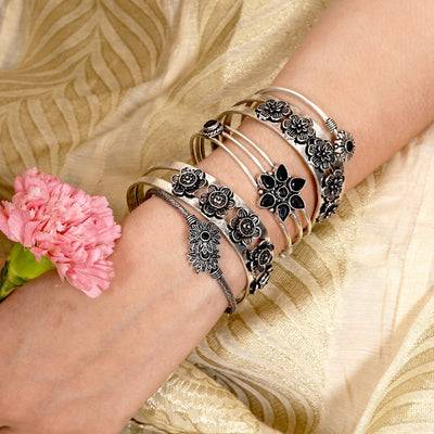 Teejh Omisha Stacked bracelet set