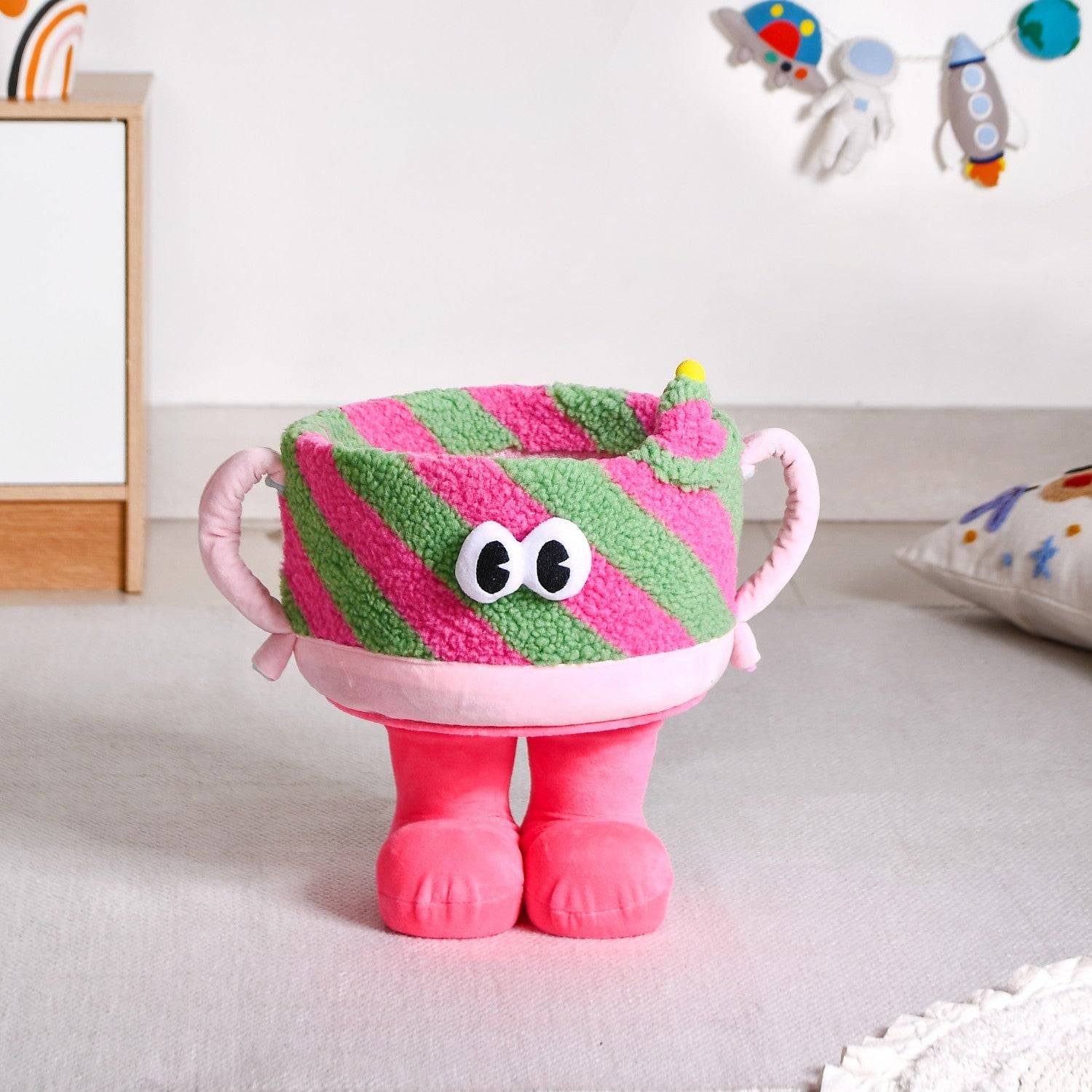 Tiny Hat Tidy-Up Basket