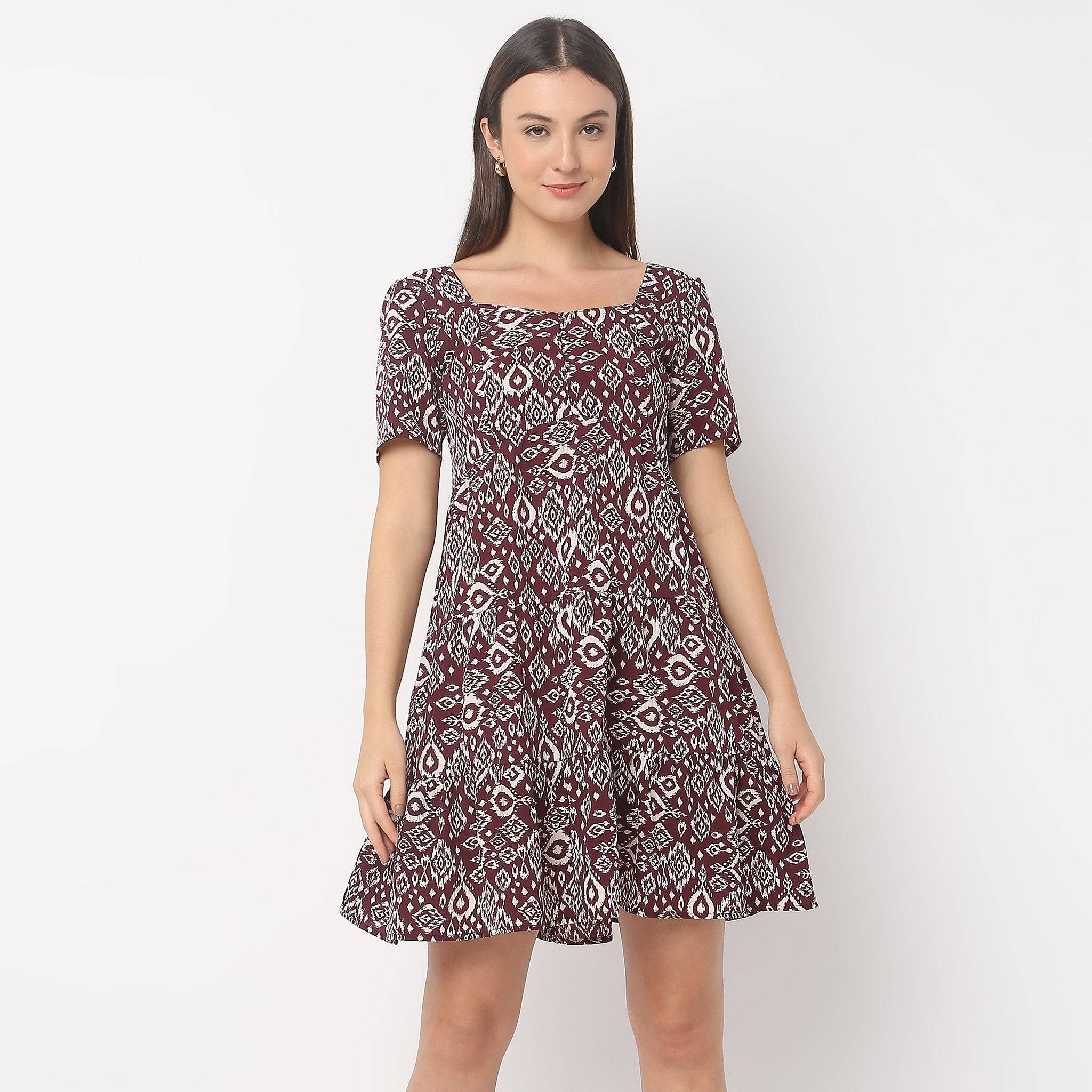 Knee Length Sweet Heart Neck Sandor Elbow Sleeve Ikat Print Midi Dress
