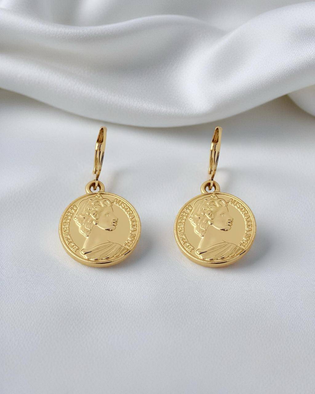 Queen Earrings buy only at ₹88