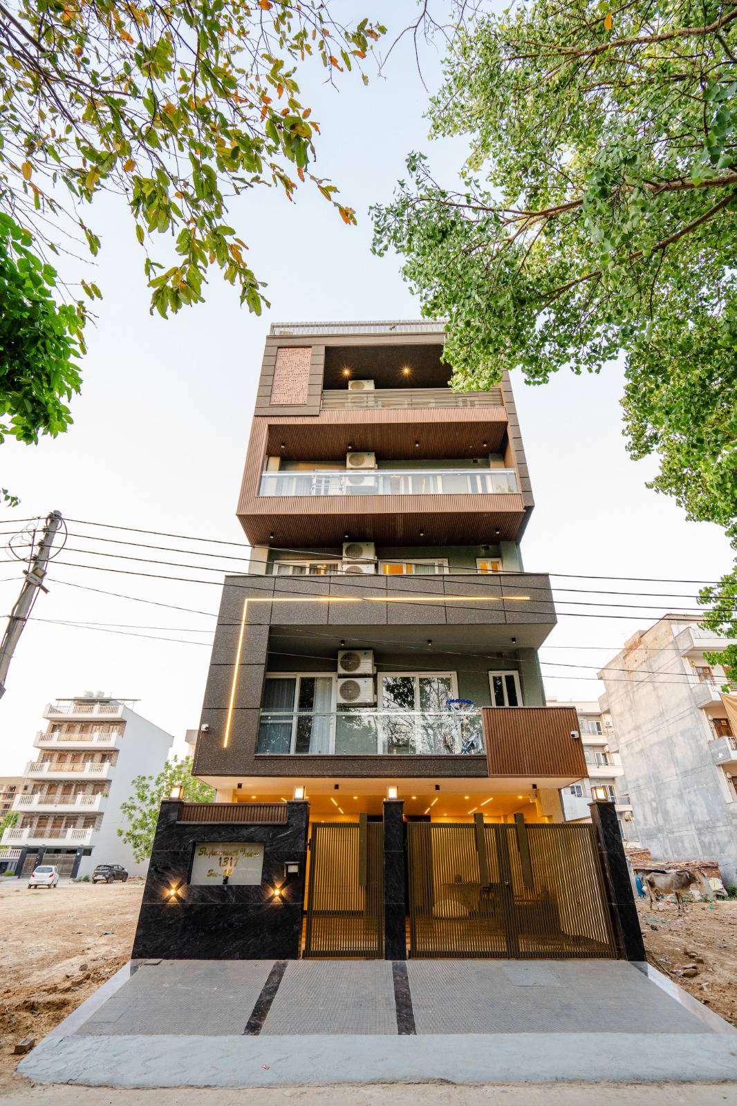 Neat & Cozy 1BHK Service Apartment Near Artemis Hospital for a Relaxed Stay