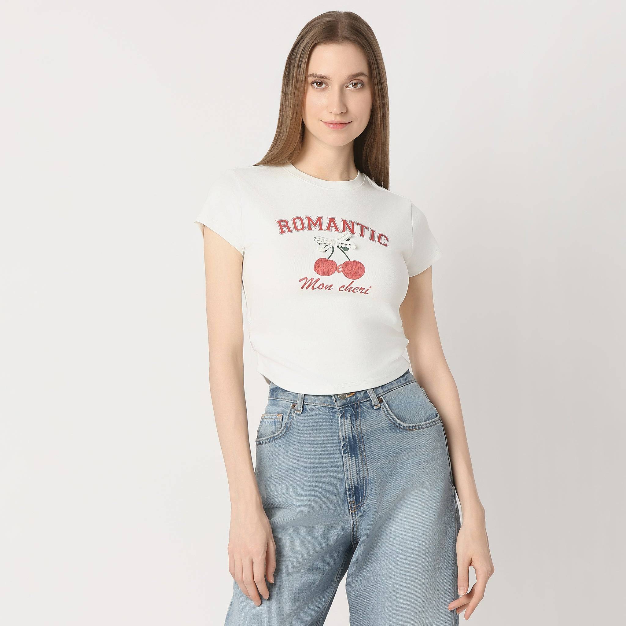 Slim Fit Graphic Short Sleeve Made With Comfortable Fabric And Unique Front Print T-Shirt