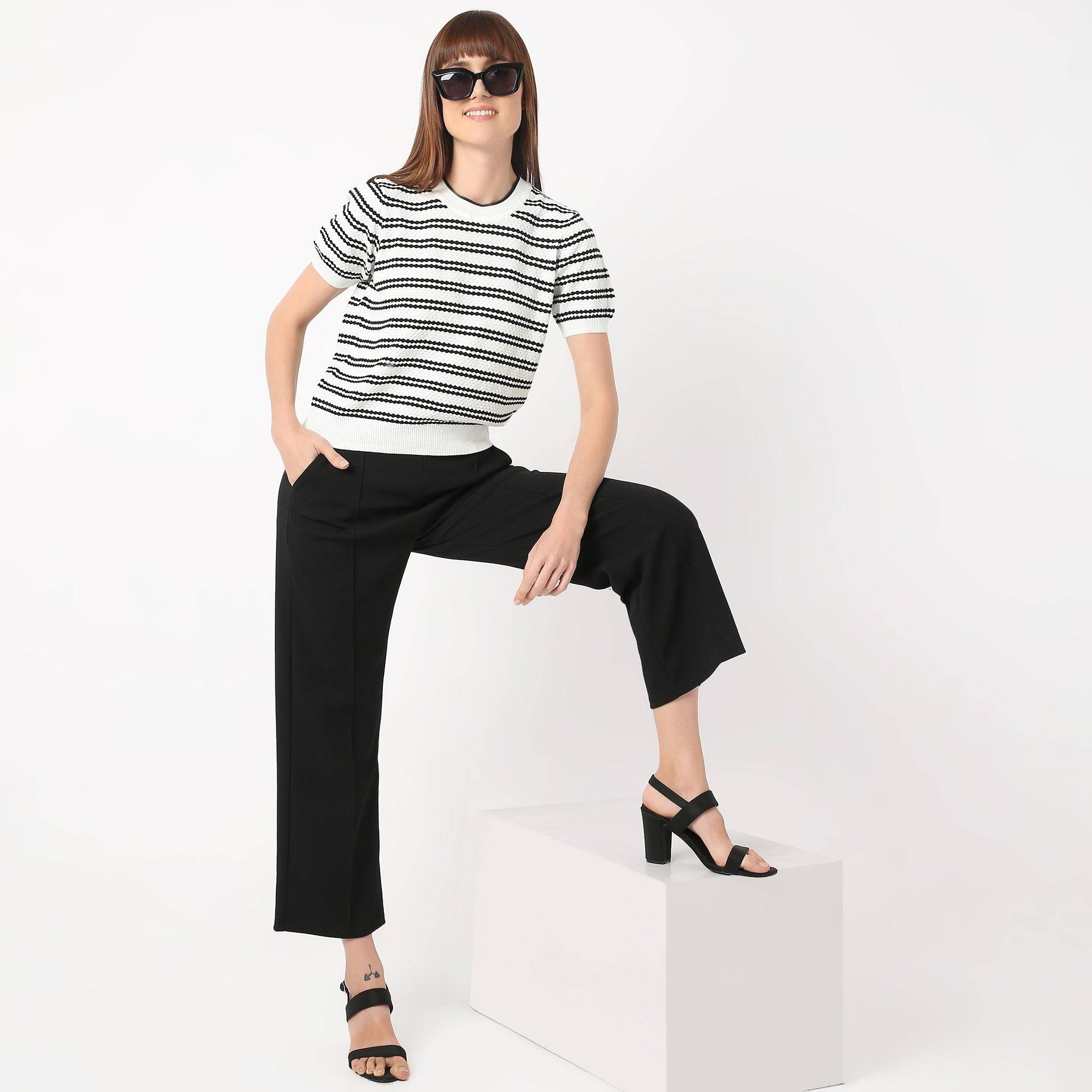 Crew Neck Short Sleeve Kniited Structured Stripped T-Shirt