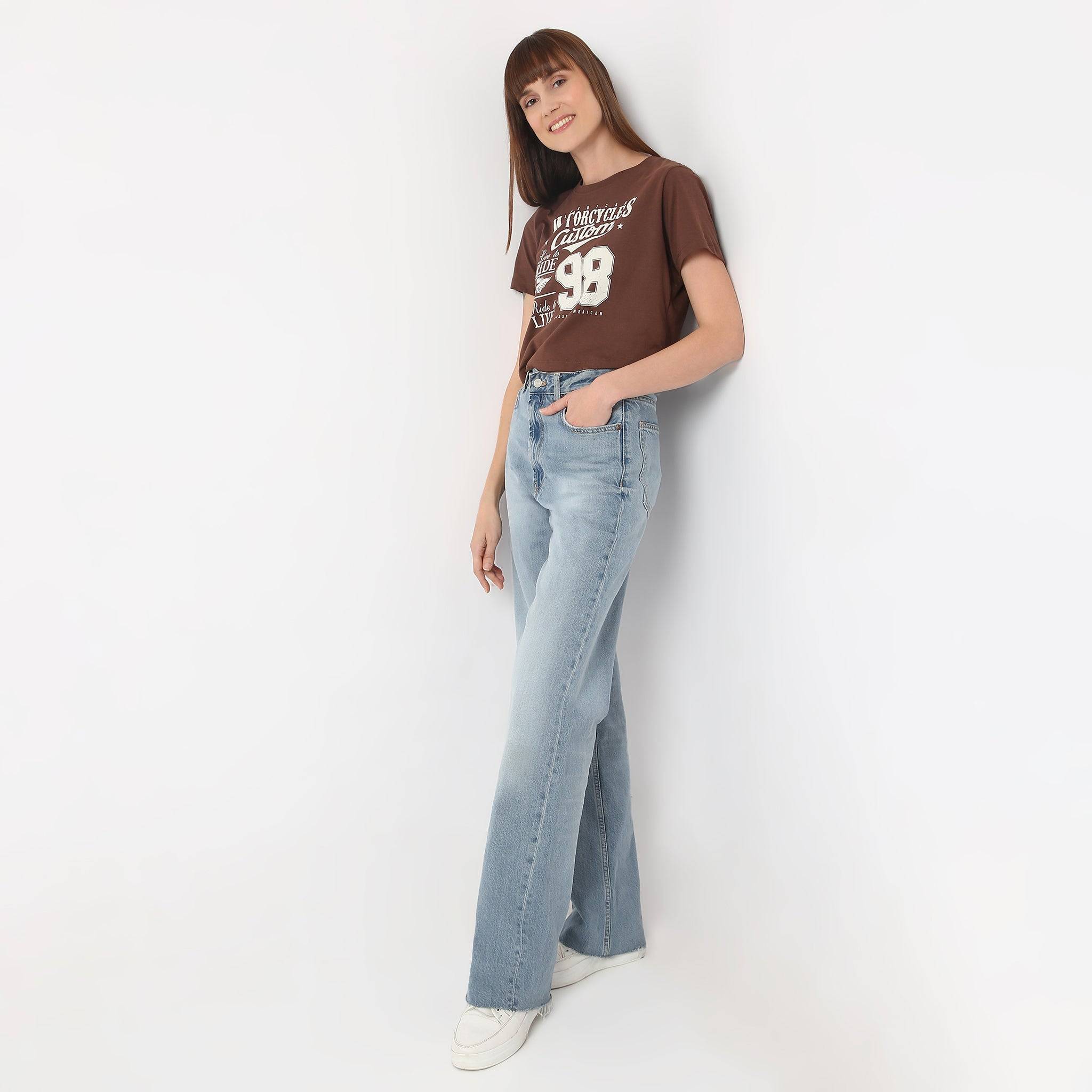 Crew Neck Short Sleeve Betty Graphic Crop T-Shirt