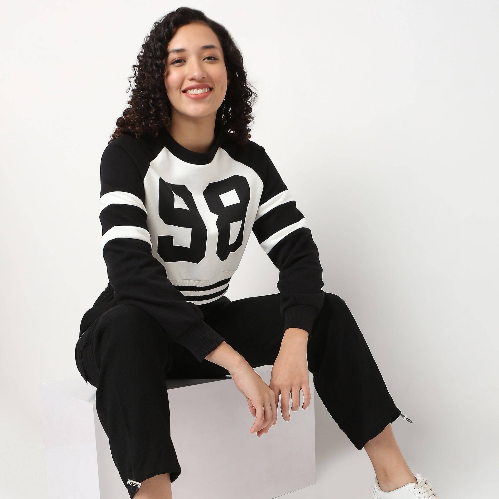 Oversize Graphic Crop Sweat Tee