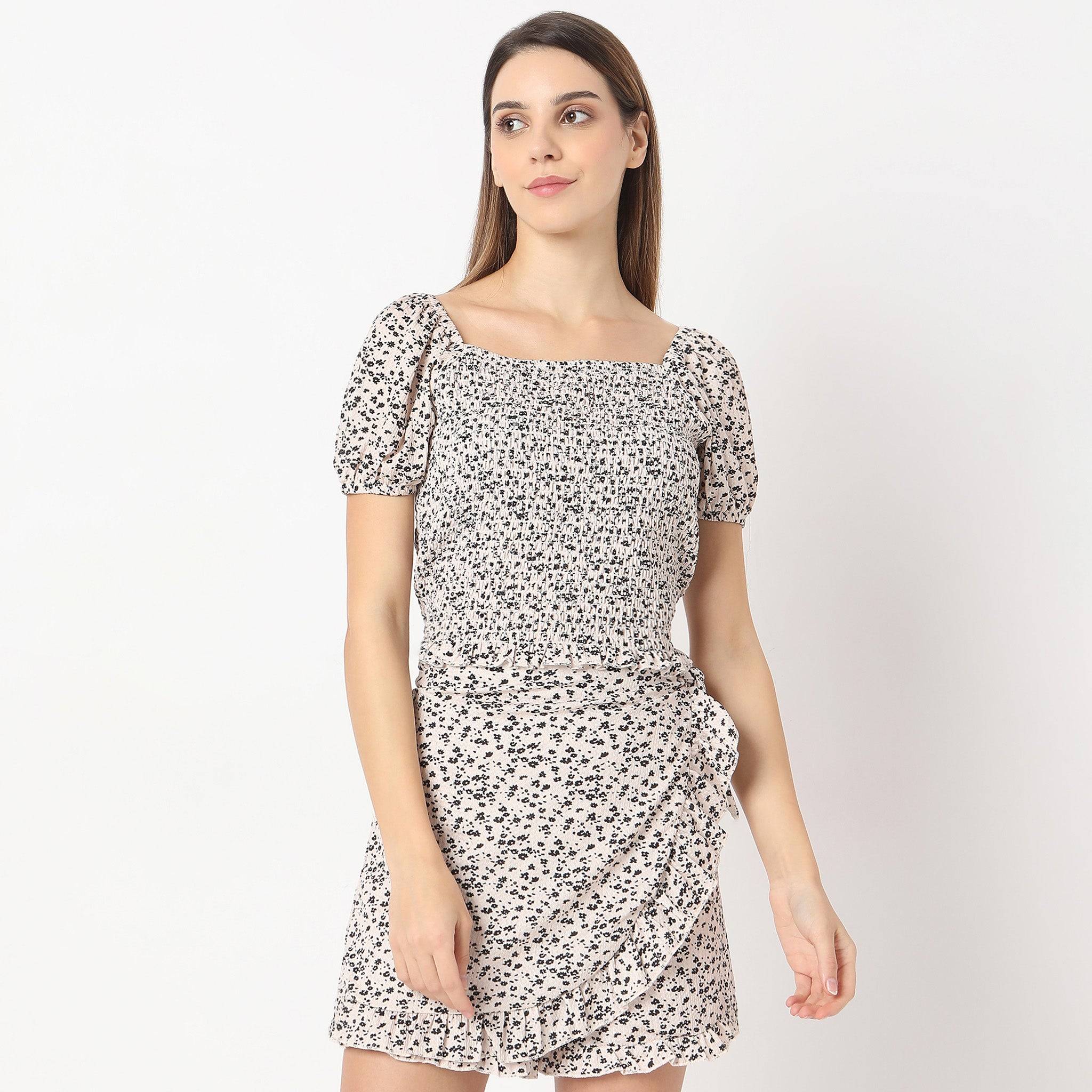 Printed Sweet Heart Neck Betty Short Sleeve Top