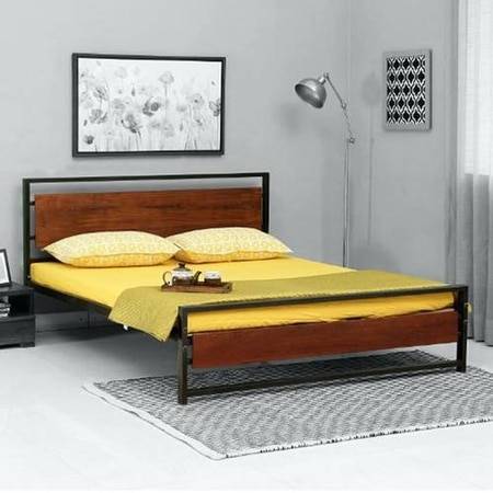 Palmer Metal Queen Size Non Storage Bed In Honey Oak Finish