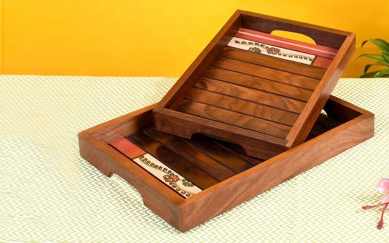 Aakriti Art Creations Trays with Flower Patterns Handcrafted in RoseWood (set of 2)