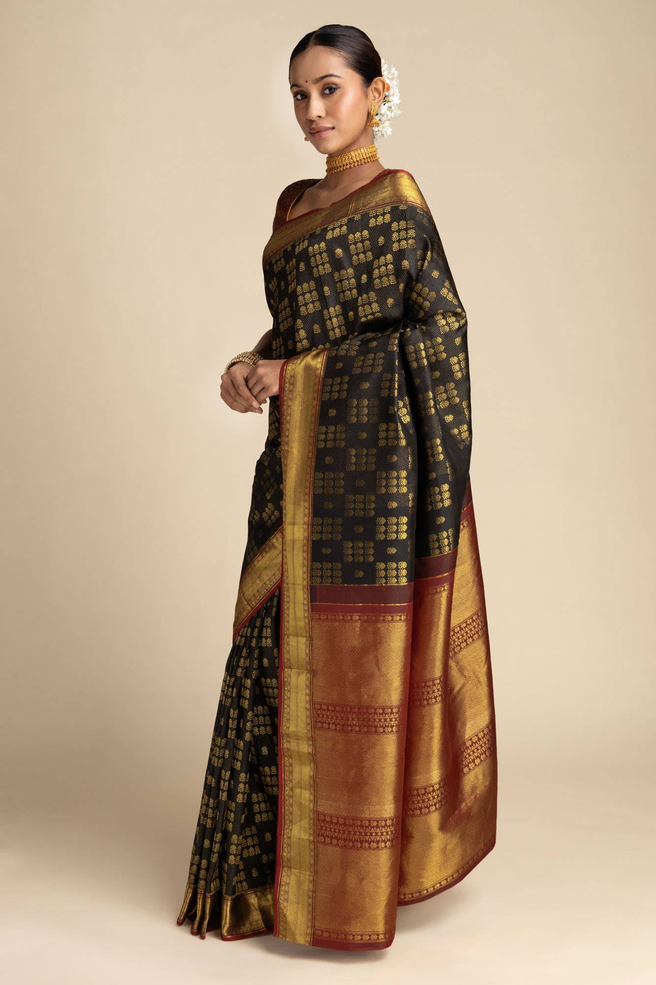 Kanaka-Black Kanchipuram Silk Saree Buy at ₹19999